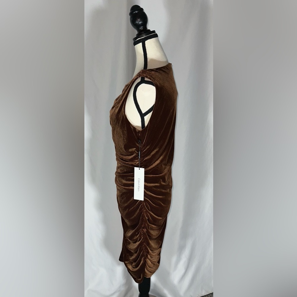 Calvin Klein Brown Velvet Runched Asymmetrical Sheath Dress Size 10 NWT Cocktail - Picture 2 of 10